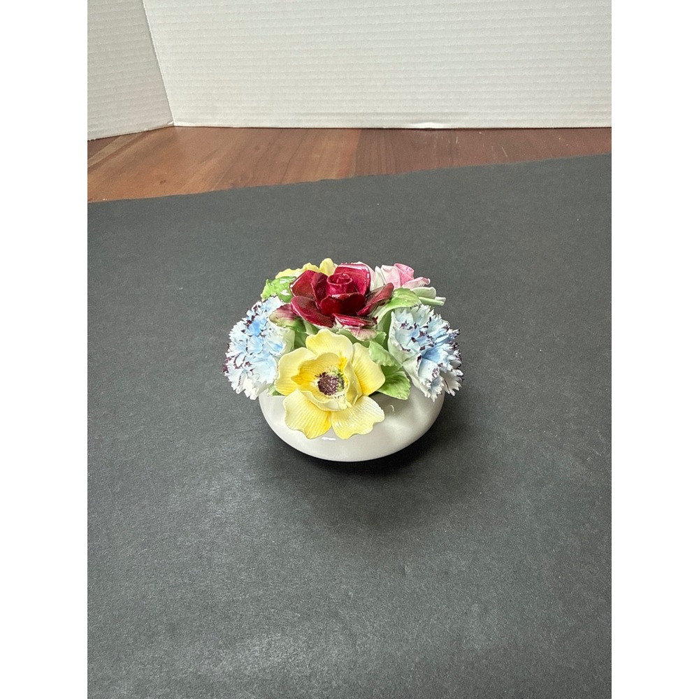 VTG Royal Doulton Bone China Floral Basket Mixed Flowers Excellent Condition - Picture 2 of 6